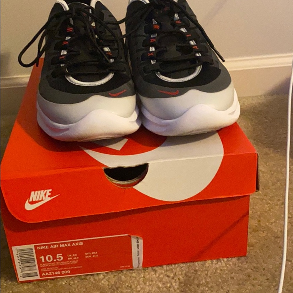 Nike Air Max Axis